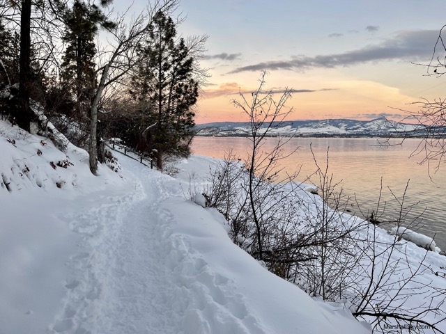 歐肯納根湖 (Okanagan) 湖畔踏雪 - 夕陽雲霞