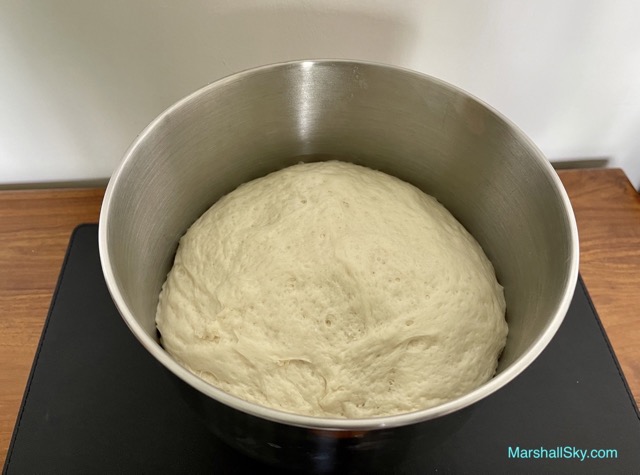 Marshall 蔥花捲饅頭-麵糰發酵約60分鐘至二倍大。